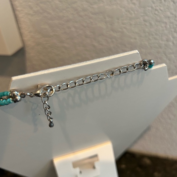 Triple strand necklace with turquoise stones and beads. Adjustable length. - Picture 4 of 5